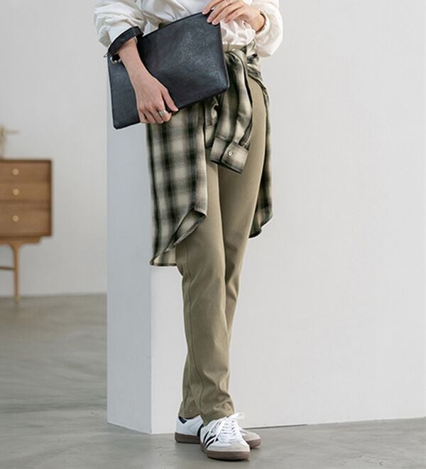 BELLUNA（ベルーナ）の「美ストレッチ素材レギンスパンツ【Ｐｒｉｍａ　Ｆｉｔ　Ｐａｎｔｓ】（スパッツ・レギンス）」｜オリーブ