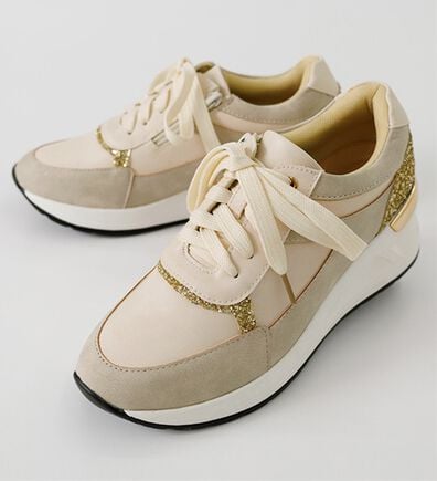 BELLUNA（ベルーナ）の「４Ｅ厚底グリッター使いお洒落スニーカー（スニーカー）」