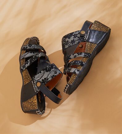 BELLUNA（ベルーナ）の「【３Ｅ／４Ｅ選べる】フットベットウェッジサンダル（サンダル・ミュール）」