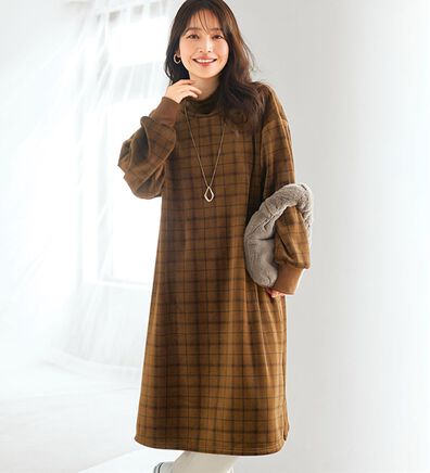 BELLUNA（ベルーナ）の「ふんわりなめらか裏ベロアワンピース（カットソーワンピース）」