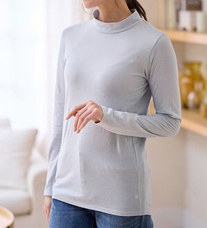 LAVIENNE（ラヴィエンヌ）の「【選べる襟！】綿１００％吸湿発熱あったかインナー（肌着・インナーウェア）」｜ライトグレー タートルネック