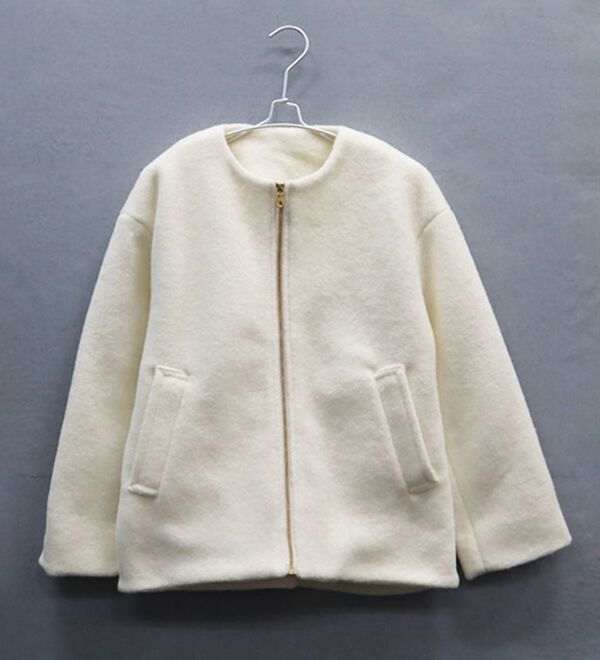 BELLUNA（ベルーナ）の「ボア素材ノーカラーデザインブルゾン（ショートコート）」｜詳細画像