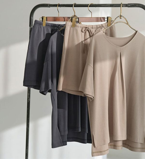 YU'NOW（ユナウ）の「【上下２点セット】コットン１００％シルケットスムースショートパンツセット（パジャマ・ルームウェア）」｜詳細画像