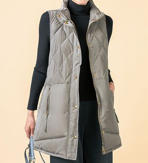 VINNO（ヴィノ）の「ハイブリッドダウン切替デザインベスト（ベスト）」｜シルバー