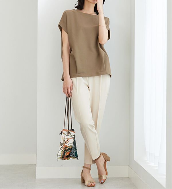 BELLUNA（ベルーナ）の「ミニワッフル素材裾タックプルオーバー（カットソー）」｜詳細画像