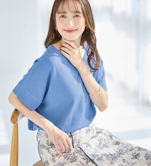 alotta（アロッタ）の「ゆるっと涼やかＶネックプルオーバー（ニット・セーター）」｜ブルー