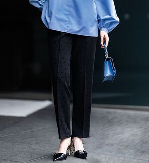 RANAN（ラナン）の「ドット柄プリントテーパードパンツ（フルレングスパンツ）」｜ブラック