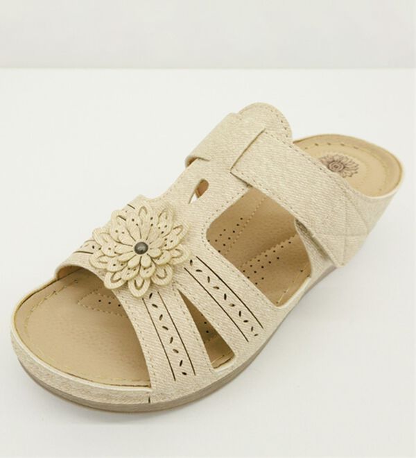 BELLUNA（ベルーナ）の「デニム調花モチーフミュール（サンダル・ミュール）」｜詳細画像