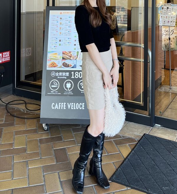 GeeRA（ジーラ）の「ベロアバックオープンカットソー（カットソー）」｜詳細画像