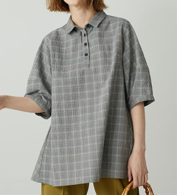 BELLUNA（ベルーナ）の「サッカー素材バックフレアーブラウス（ブラウス）」｜詳細画像