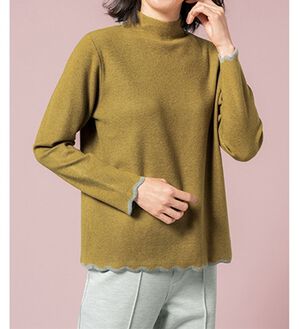 VINNO（ヴィノ）の「なめらかリッチ・配色スカラップニットプルオーバー（ニット・セーター）」｜カラシ