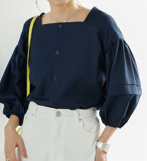 GeeRA（ジーラ）の「タック袖ブラウス（ブラウス）」｜ネイビー
