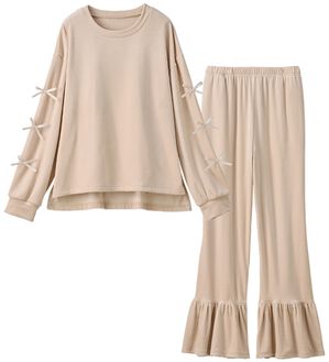 YU'NOW（ユナウ）の「【上下２点セット】ベロアリボンルームウェア（パジャマ・ルームウェア）」｜アイボリー