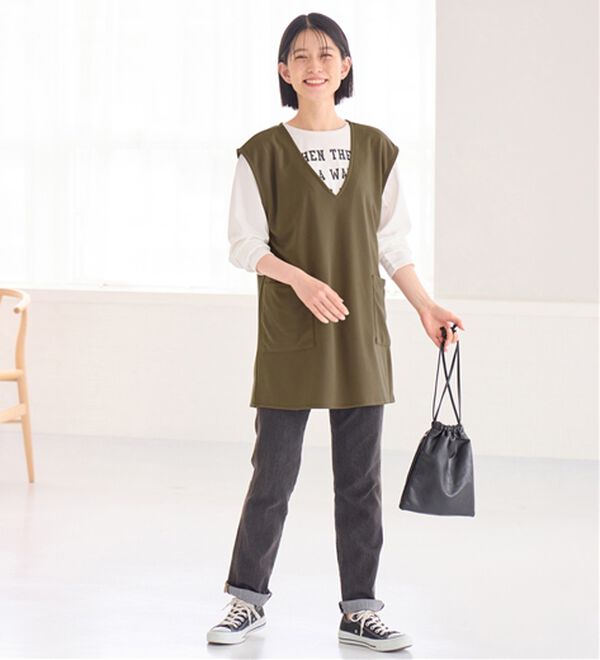 Viola e Viola（ヴィオラ エ ヴィオラ）の「なめらかポンチVネックポケット付きロングベスト（ベスト）」｜詳細画像