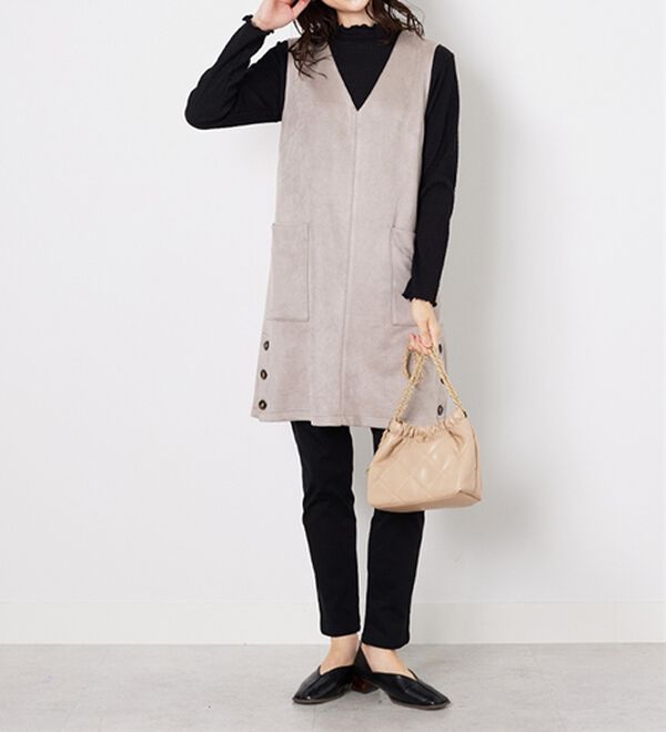 BELLUNA（ベルーナ）の「スエード調サイドボタンジャンパードレス（ジャンパースカート）」｜詳細画像