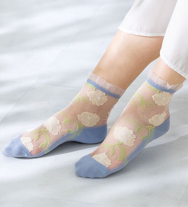 LAVIENNE（ラヴィエンヌ）の「華やかシアーソックス（靴下・ストッキング）」｜詳細画像