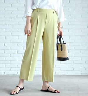 BELLUNA（ベルーナ）の「サラリ美脚見え！タック使いワイドパンツ（ワイドパンツ・ガウチョ）」｜イエロー