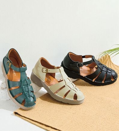 BELLUNA（ベルーナ）の「４Ｅアウトステッチグルカサンダル（サンダル・ミュール）」