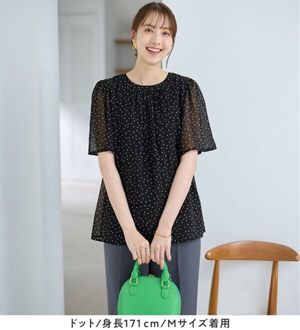 Viola e Viola（ヴィオラ エ ヴィオラ）の「【毎日着たい】カットソー裏地付ギャザーデザインブラウス（ブラウス）」｜詳細画像