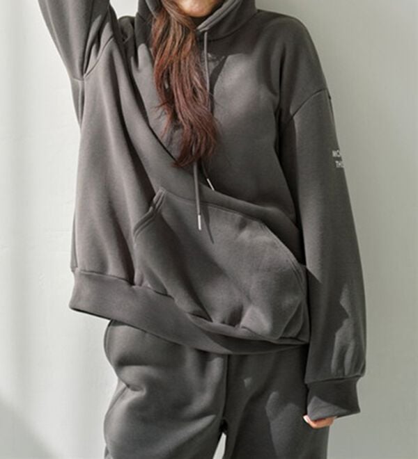 YU'NOW（ユナウ）の「【２点セット】ゆるシルエットロゴパーカー＆パンツ（裏起毛）（パジャマ・ルームウェア）」｜詳細画像