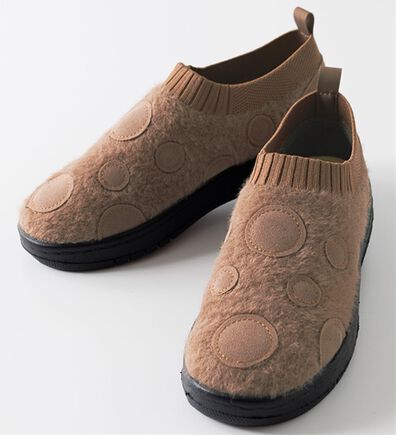 BELLUNA（ベルーナ）の「ドットデザイン軽量ニットシューズ（スリッポン）」