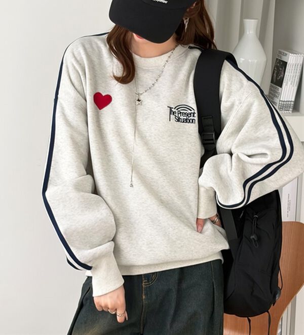 GeeRA（ジーラ）の「ハート刺しゅうライン裏起毛スウェット（トレーナー・スウェット）」｜詳細画像