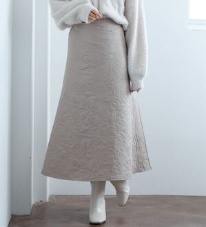 A HAPPY MARILYN（アハッピーマリリン）の「【Ｌ～６Ｌ】花柄キルトＡラインスカート（ロングスカート）」｜ベージュ