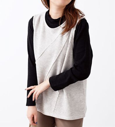 BELLUNA（ベルーナ）の「裏起毛素材タックデザインアンサンブル（アンサンブル）」