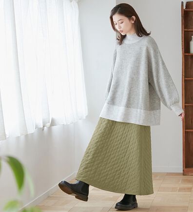 Viola e Viola（ヴィオラ エ ヴィオラ）の「キルティングフレアーロング丈スカート（ロングスカート）」