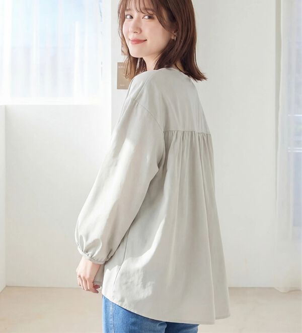 Viola e Viola（ヴィオラ エ ヴィオラ）の「なめらかポンチ異素材切替フレアートップス（カットソー）」｜詳細画像