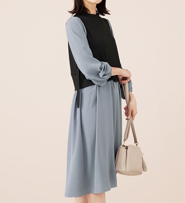 BELLUNA（ベルーナ）の「袖タックデザイン異素材切替ワンピース（その他ワンピース）」｜詳細画像