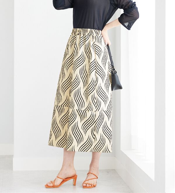 BELLUNA（ベルーナ）の「【Ｌａｇｒｉｌｕａ】フロッキープリント使いフレアースカート（ロングスカート）」｜詳細画像