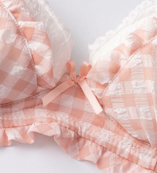 YU'NOW（ユナウ）の「ぷるるん谷間のノンワイヤーブラ＆ショーツ（ブラジャー＆ショーツセット）」｜詳細画像