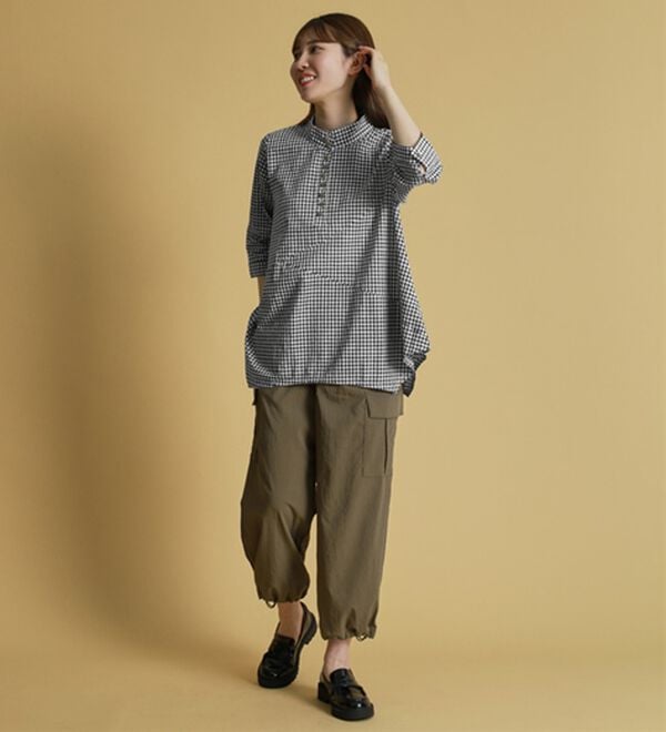 BELLUNA（ベルーナ）の「綿１００％スラブ素材スタンド衿切替ブラウス（ブラウス）」｜詳細画像