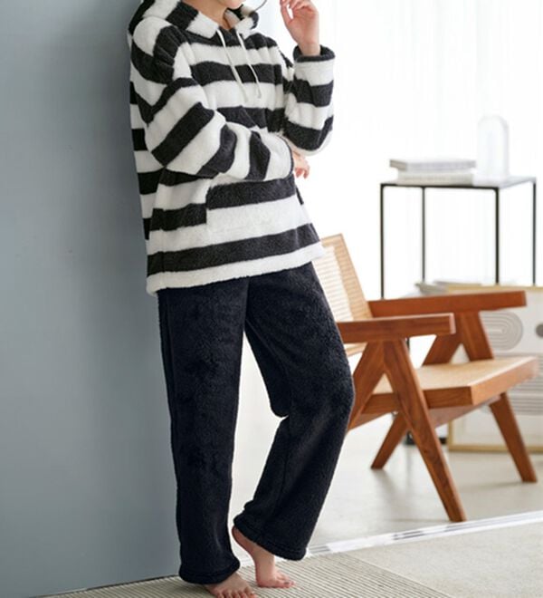 YU'NOW（ユナウ）の「【上下２点セット】ふんわりモコボアフリースパーカー＆パンツセット（パジャマ・ルームウェア）」｜詳細画像