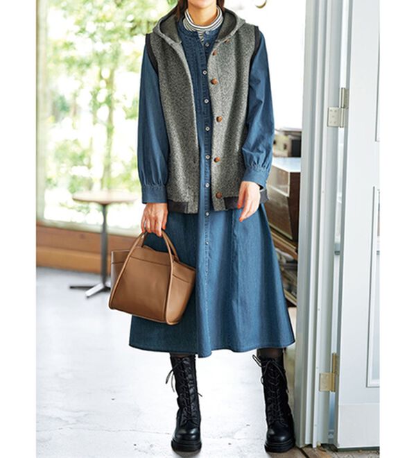 BELLUNA（ベルーナ）の「ループ風素材フード付ベスト（ベスト）」｜詳細画像