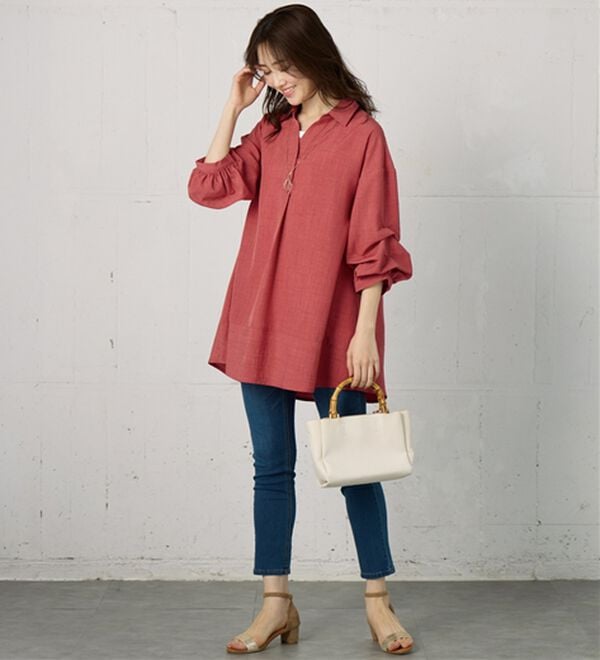 BELLUNA（ベルーナ）の「麻調素材袖タックデザインシャツチュニック（チュニック）」｜詳細画像