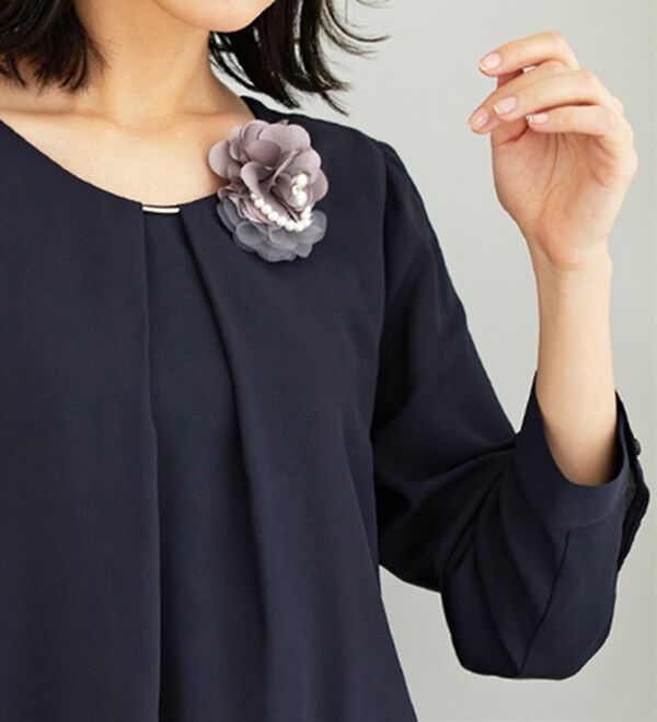 BELLUNA（ベルーナ）の「＜セレモニースタイル＞パール使いフラワーコサージュ（その他ファッション小物）」｜詳細画像