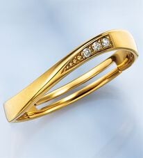 BELLUNA（ベルーナ）の「３石ダイヤ使いフリーサイズリング（リング）」