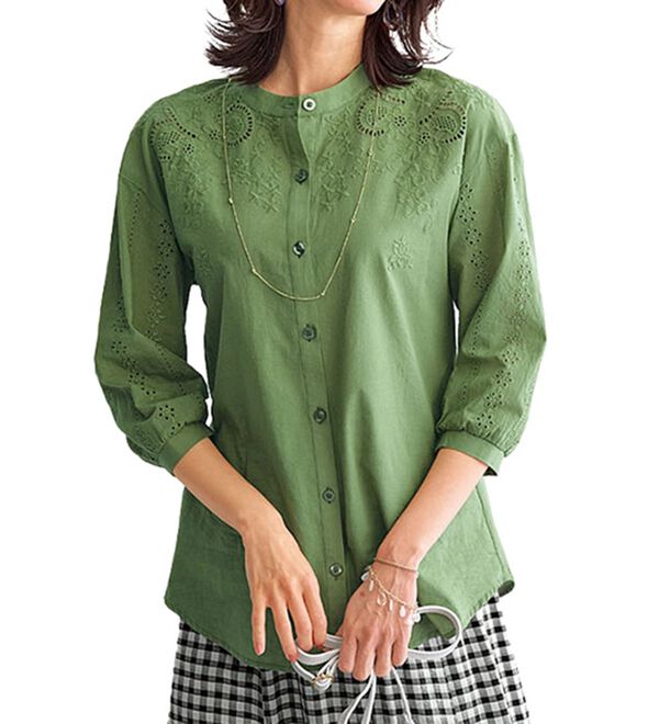 BELLUNA（ベルーナ）の「上品花柄刺しゅうブラウス（ブラウス）」｜詳細画像