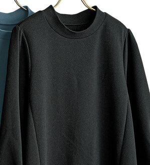 BELLUNA（ベルーナ）の「ふんわり裏起毛ポコポコエンボス－３ｋｇ見えチュニック（チュニック）」｜黒