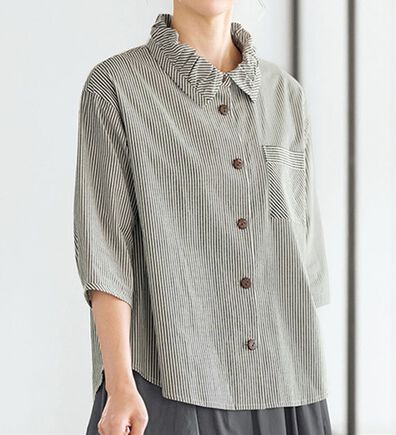 BELLUNA（ベルーナ）の「スカートに合わせるストライプギャザー衿ブラウス（シャツ）」