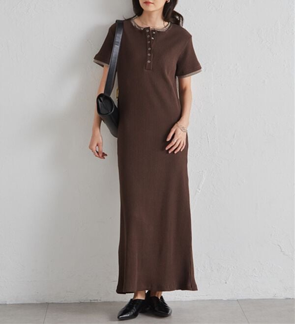 RANAN（ラナン）の「レイヤードヘンリーネックリブワンピース（カットソーワンピース）」｜ブラウン系