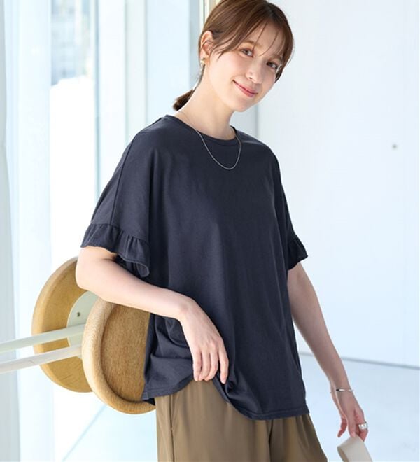 Viola e Viola（ヴィオラ エ ヴィオラ）の「サラリ綿混フリル袖Tシャツ（カットソー）」｜詳細画像