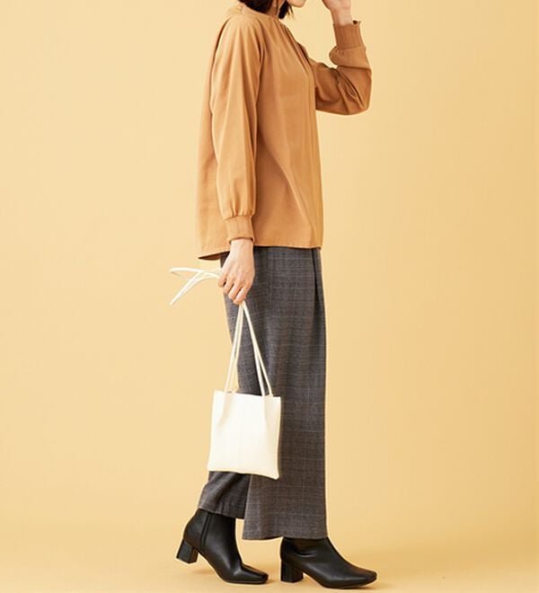 BELLUNA（ベルーナ）の「衿＆袖ニット使い美人顔ブラウス（ブラウス）」｜詳細画像