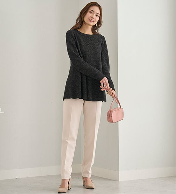 BELLUNA（ベルーナ）の「すっきり美脚タックテーパードパンツ（フルレングスパンツ）」｜詳細画像