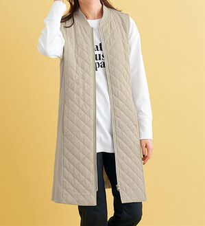 BELLUNA（ベルーナ）の「着ぶくれしらずのＭＡ－１ロングベスト（ベスト）」｜グレージュ