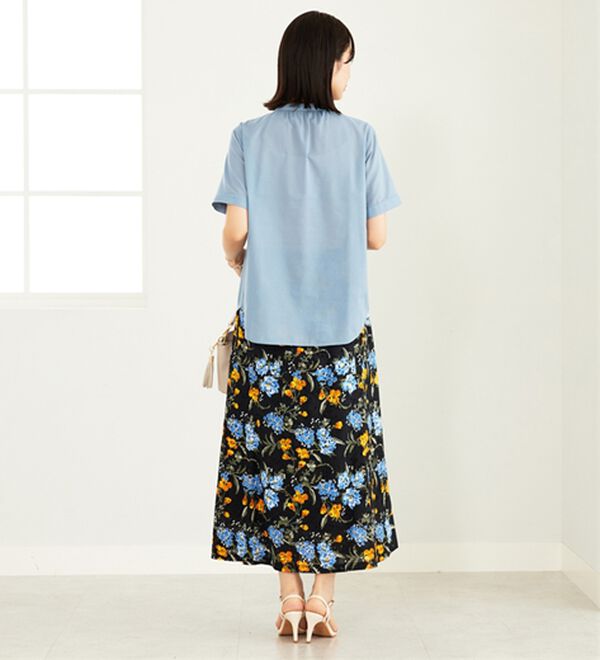 BELLUNA（ベルーナ）の「ギャザー使いバンドカラーブラウス（ブラウス）」｜詳細画像