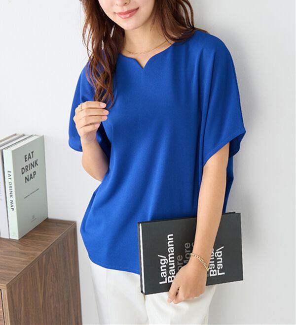 alotta（アロッタ）の「着痩せが叶うドルマンスリーブきれいめカットソー（カットソー）」｜詳細画像