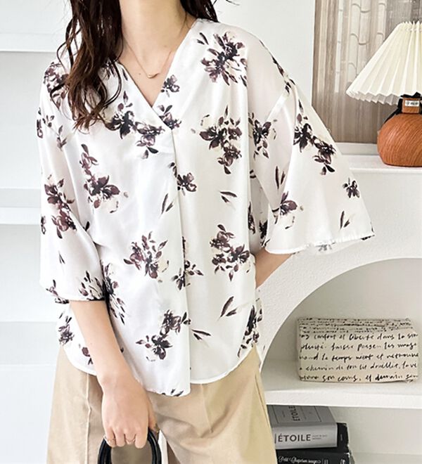 GeeRA（ジーラ）の「花柄フレアースリーブブラウス（ブラウス）」｜詳細画像